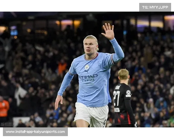哈兰德晒签名足球配文五指纪念世界杯预选赛五子登科精彩表现
